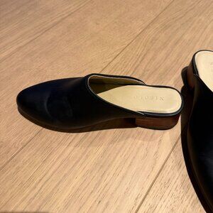 Black leather Nisolo clogs